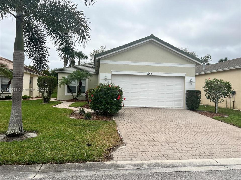 832 SW Rocky Bayou Ter, Saint Lucie West, Florida 34986