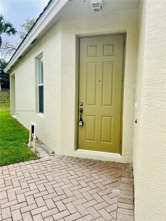 832 SW Rocky Bayou Ter, Saint Lucie West, Florida 34986