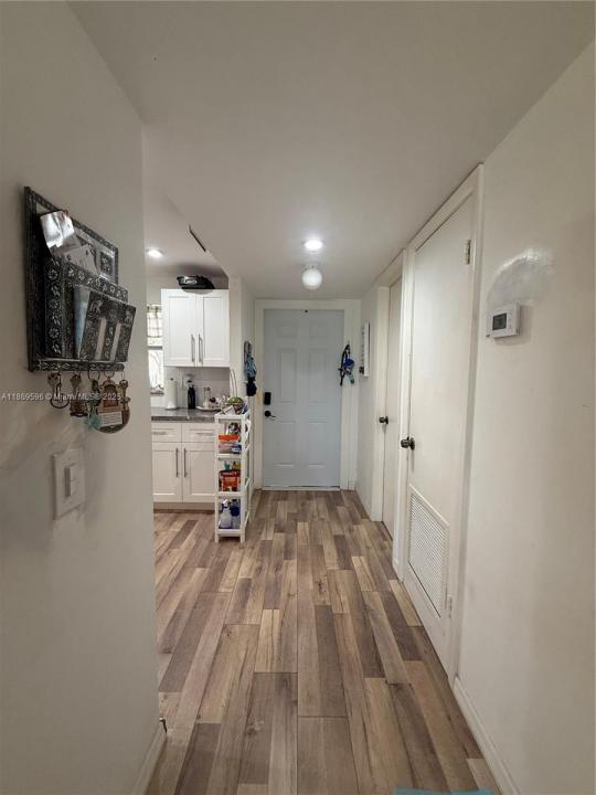9581 Sunrise Lakes Blvd 101, Sunrise, Флорида 33322, Соединенные Штаты