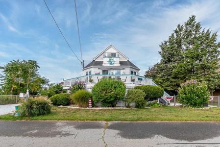 15 Elgin Street, Warwick, RI 02889, USA