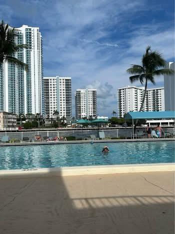 800 Parkview Dr 406, Hallandale Beach, 佛罗里达州 33009, 美国