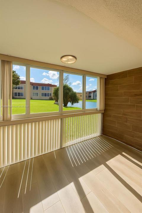 8020 N Sunrise Lakes Dr 112, Sunrise, Floride 33322, États-Unis