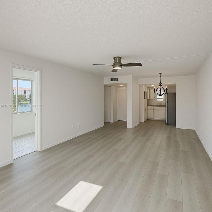 8020 N Sunrise Lakes Dr 112, Sunrise, Floride 33322, États-Unis