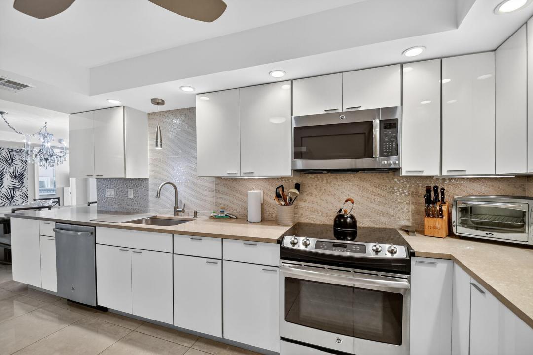 3546 S Ocean Boulevard 404, South Palm Beach, Florida 33480