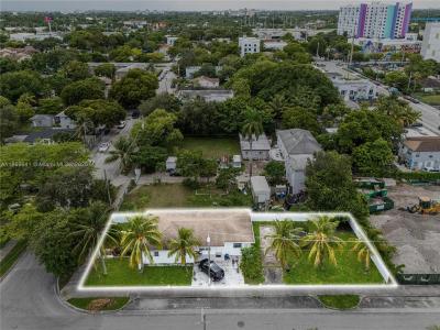 301 NW 34th St, Miami, Florida 33127, USA