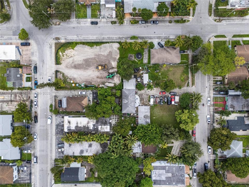 301 NW 34th St, Miami, Florida 33127