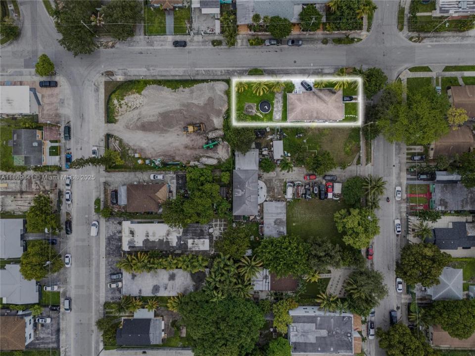 301 NW 34th St, Miami, Florida 33127