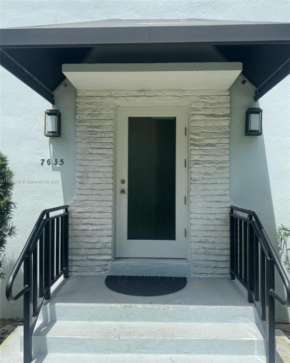 7635 SW 57th Ave 2, South Miami, Florida 33143, Estados Unidos