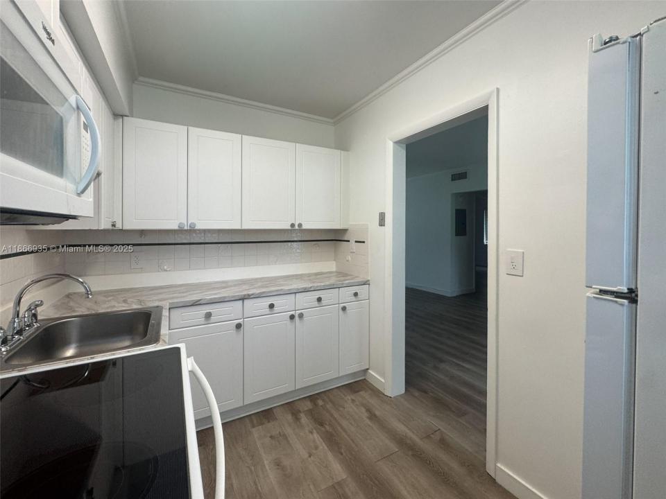 7635 SW 57th Ave 2, South Miami, Florida 33143, Estados Unidos
