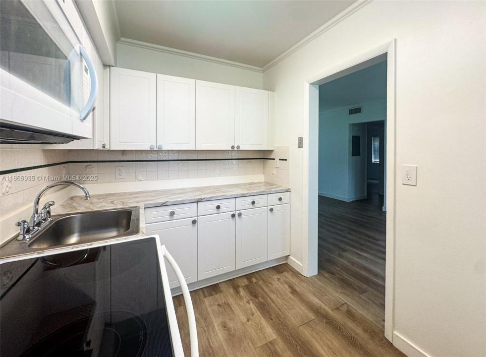 7635 SW 57th Ave 2, South Miami, Florida 33143, Estados Unidos
