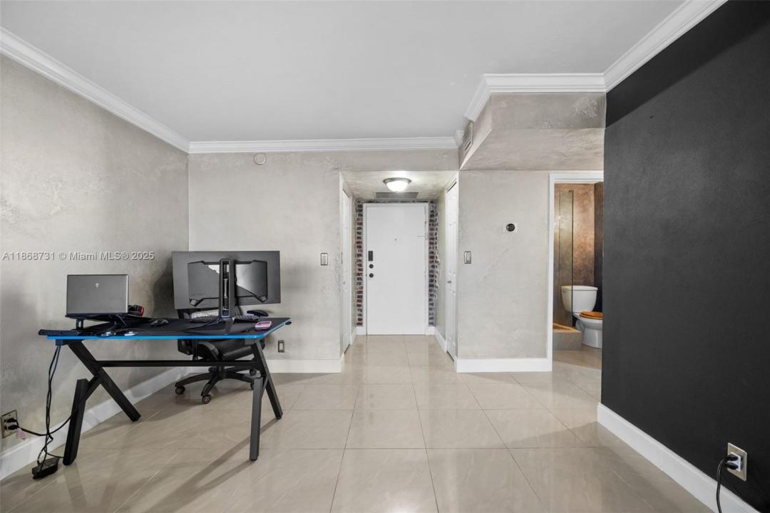 1000 Parkview Dr 1025, Hallandale Beach, Флорида 33009, Соединенные Штаты