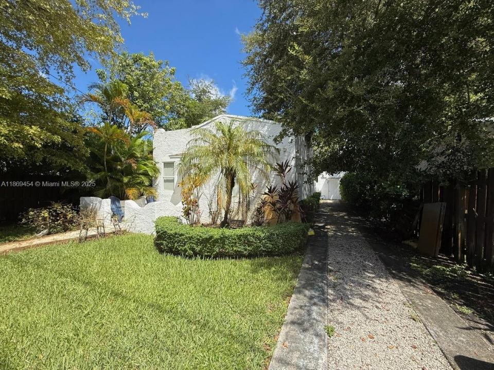 247 NW 58th St, Miami, Floryda 33127, USA