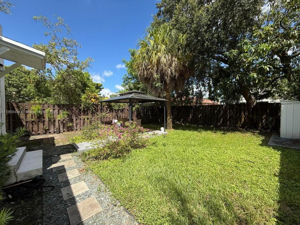 247 NW 58th St, Miami, Floryda 33127, USA