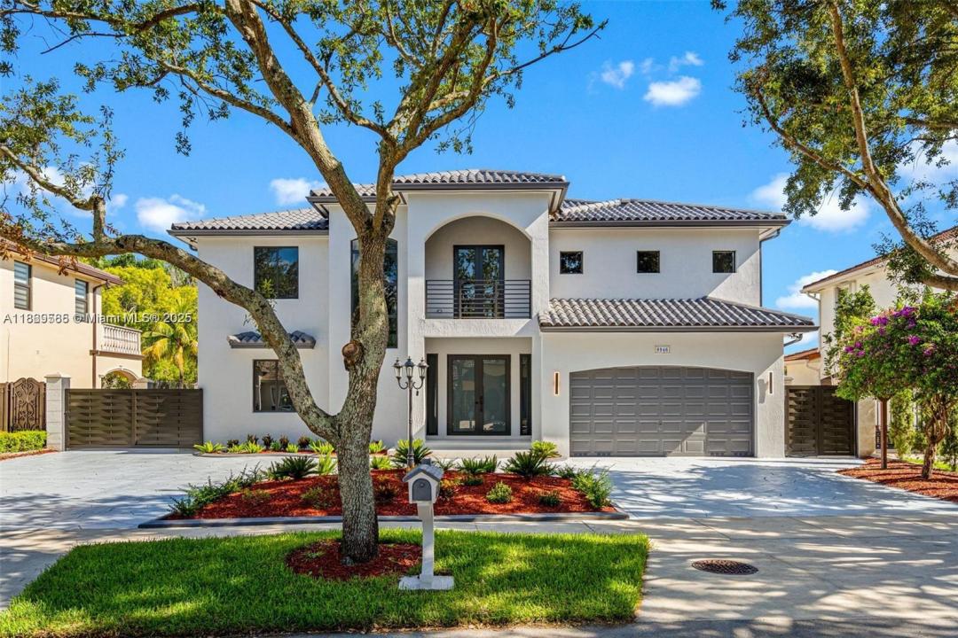 8946 NW 176th Ln _, Hialeah, Florida 33018