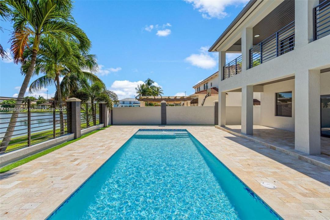 8946 NW 176th Ln _, Hialeah, Florida 33018