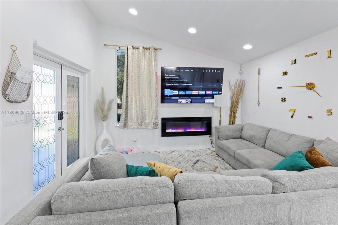 135 NW 6th Ave, Dania Beach, Floride 33004, États-Unis