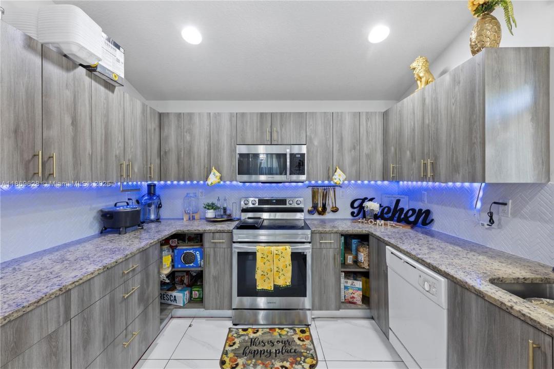 135 NW 6th Ave, Dania Beach, Floride 33004, États-Unis