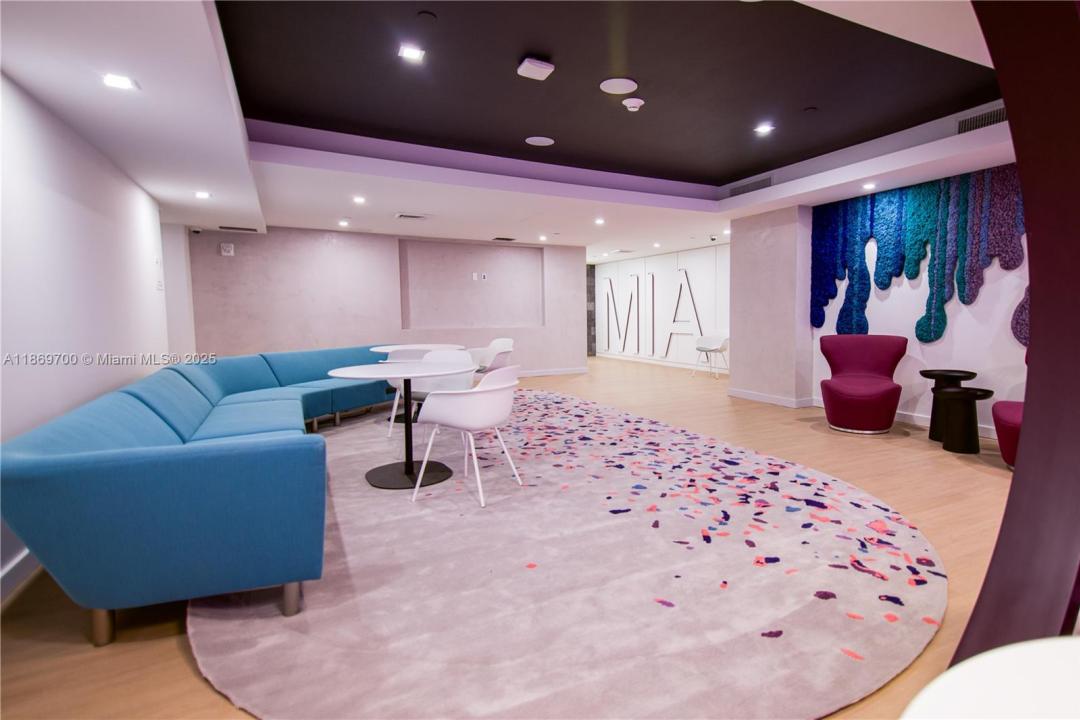 227 NE 2nd St 1707, Miami, فلوريدا 33132, الولايات المتحدة