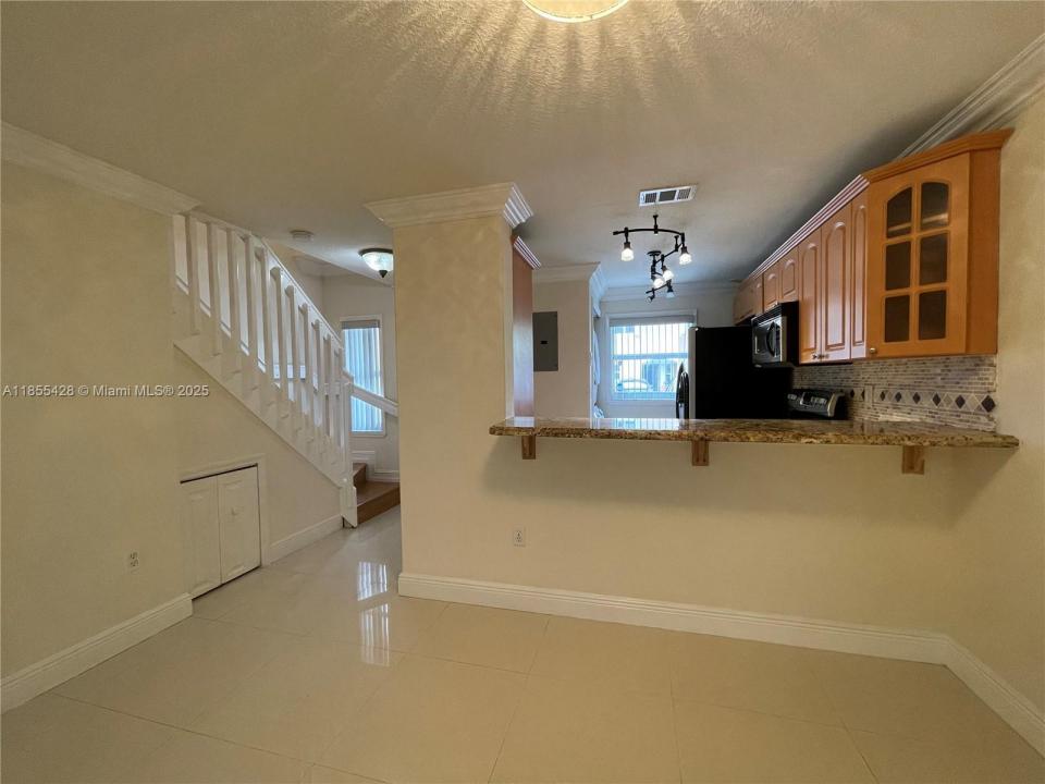 7915 NW 8th St 6B, Miami, Florida 33126