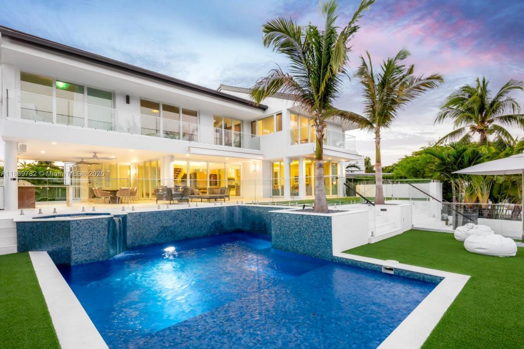 6819 Sunrise pl, Coral Gables, Florida 33133