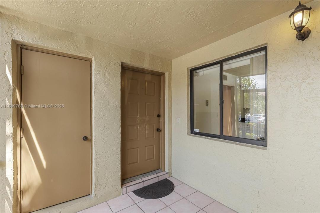 301 Lakeview Dr 102, Weston, Florida 33326, HOA KỲ