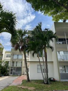 4215 N University Dr 106, Sunrise, Florida 33351, USA