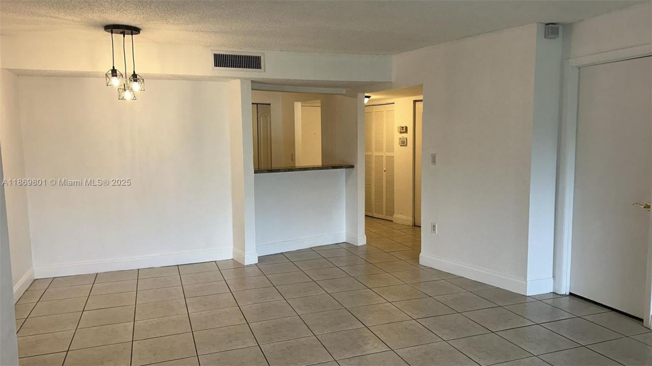4215 N University Dr 106, Sunrise, 佛羅里達州 33351, 美國