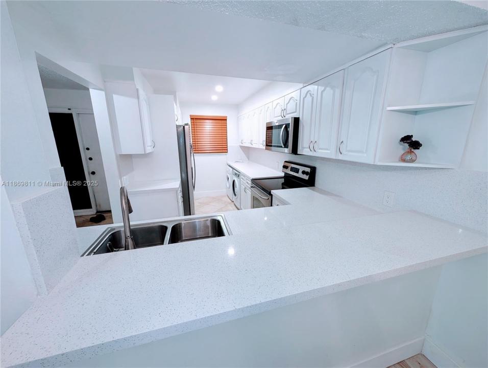 1584 NW 113th Way, Pembroke Pines, Florida 33026