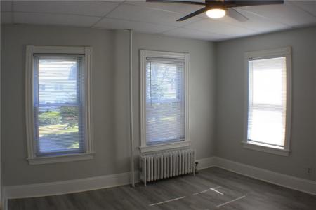 136 Church Street B, Burrillville, Rhode Island 02859, Estados Unidos