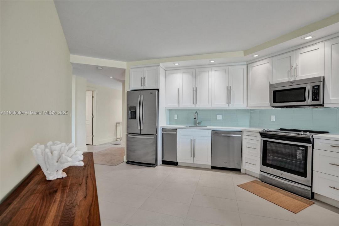 1936 S Ocean Dr 21D, Hallandale Beach, Florida 33009