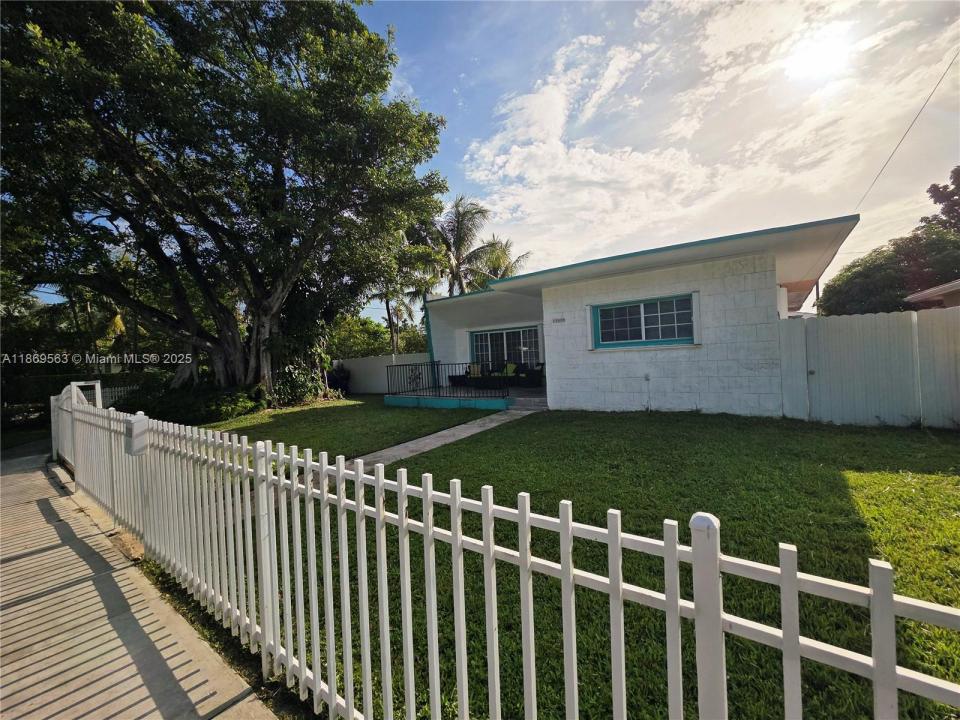13895 NE 11th Ave, North Miami, フロリダ 33161, アメリカ合衆国