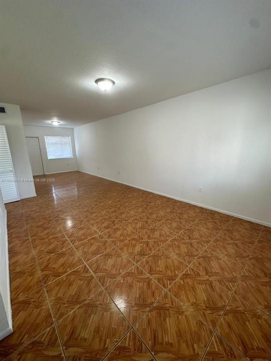 407 NW 84th St 407, Miami, Flórida 33150, Estados Unidos