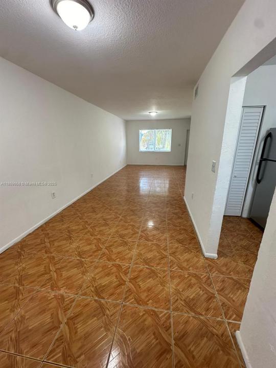 407 NW 84th St 407, Miami, Flórida 33150, Estados Unidos