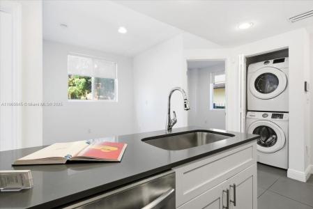 541 NW 33rd St 2, Miami, Florida 33127, USA