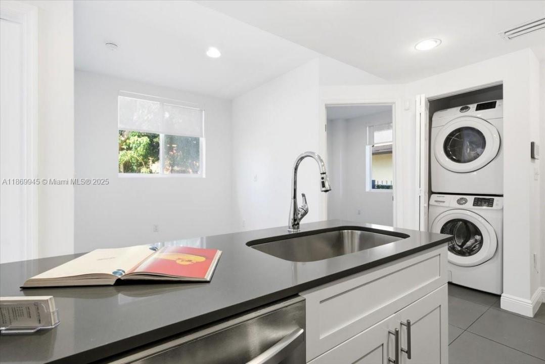 541 NW 33rd St 2, Miami, Florida 33127