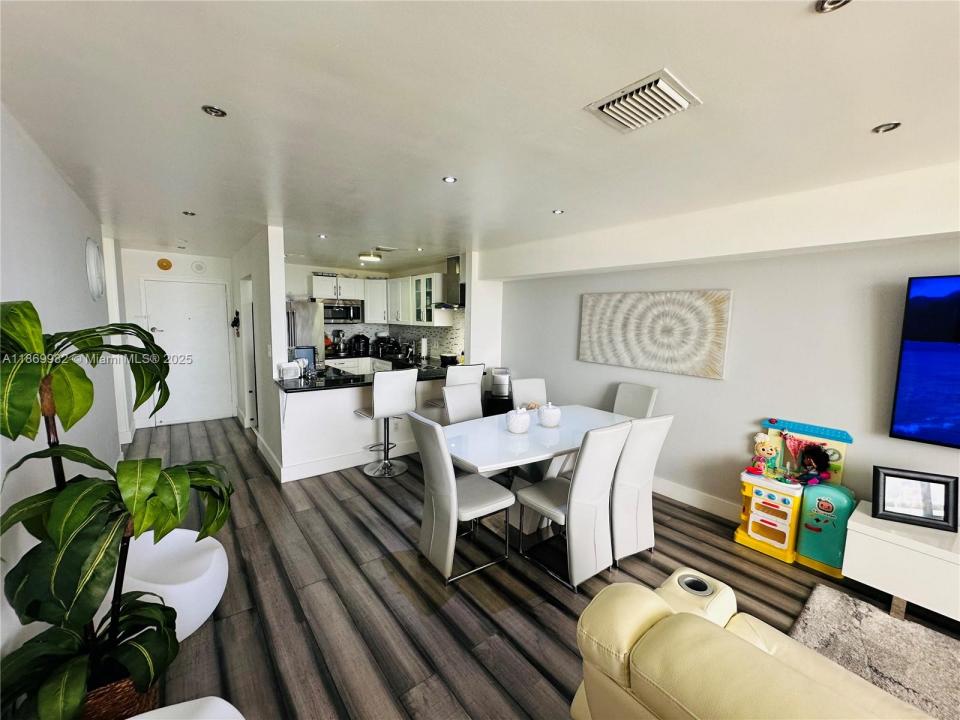 13499 S BISCAYNE BLVD 1702, Miami, Florida 33181, Amerika Birleşik Devletleri