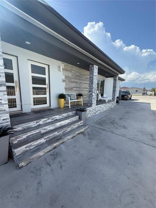 7046 SW 22nd St, Miami, Флорида 33155, Соединенные Штаты