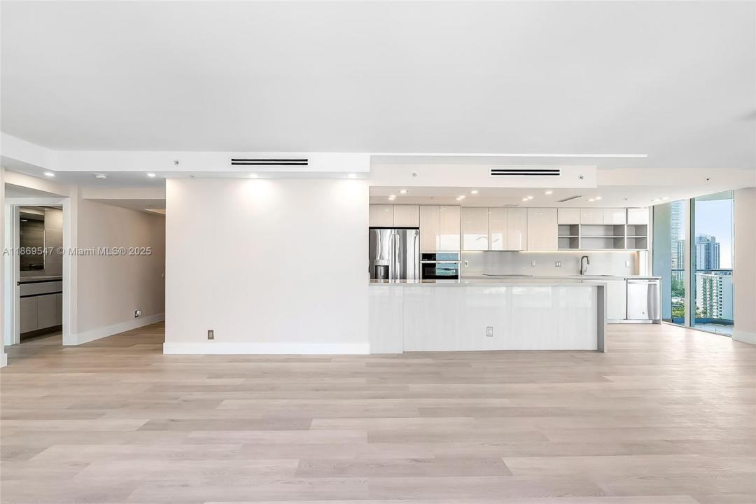 19707 Turnberry Way 23D, Aventura, Florida 33180, USA
