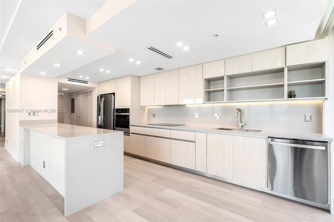 19707 Turnberry Way 23D, Aventura, Florida 33180, USA