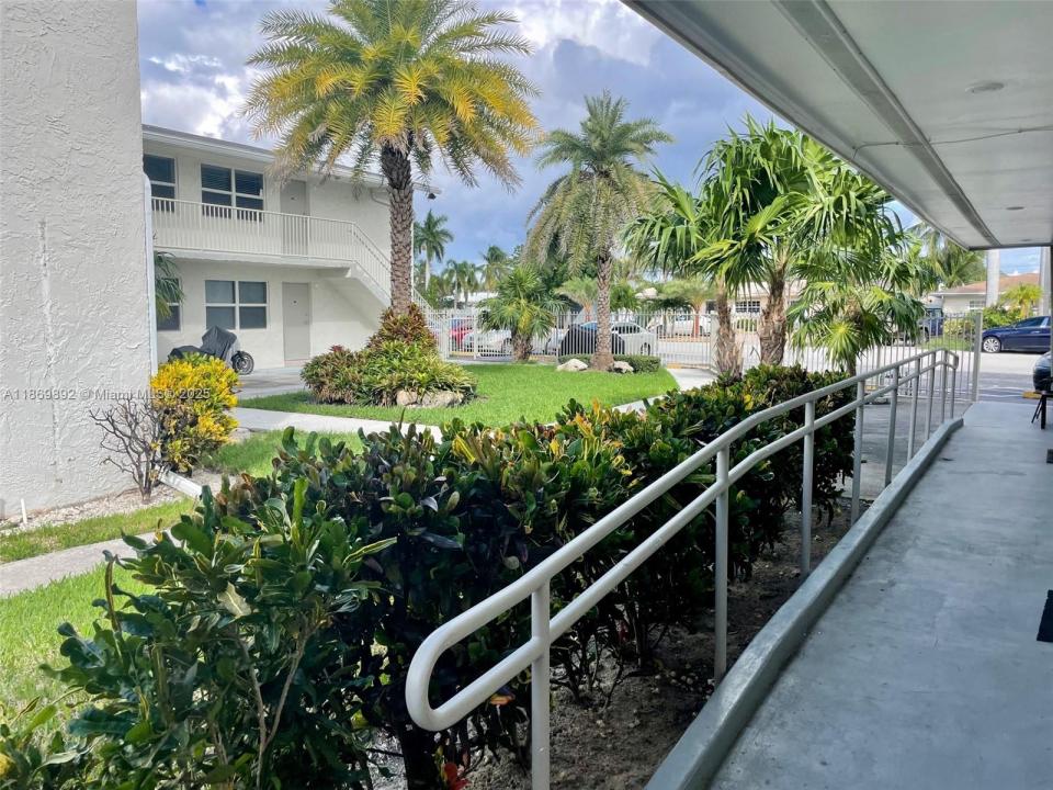 1079 SE 22nd Ave 3S, Pompano Beach, Florida 33062
