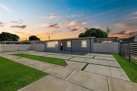 5129 E 8th Ct, Hialeah, Florida 33013, USA