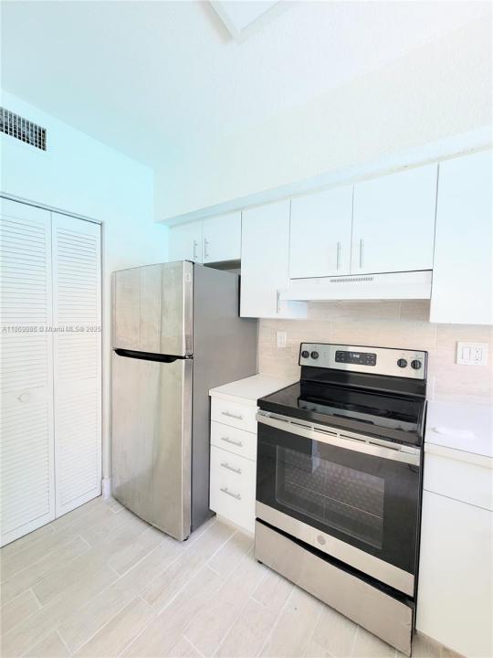 483 NW 84th Ln 483, Miami, Florida 33150, Stati Uniti