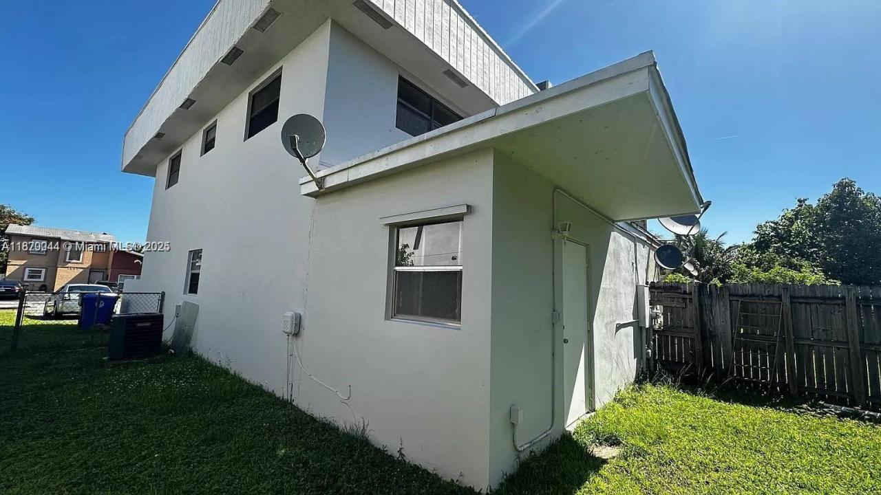 7956 SW 6th 1, North Lauderdale, Flórida 33068, Estados Unidos