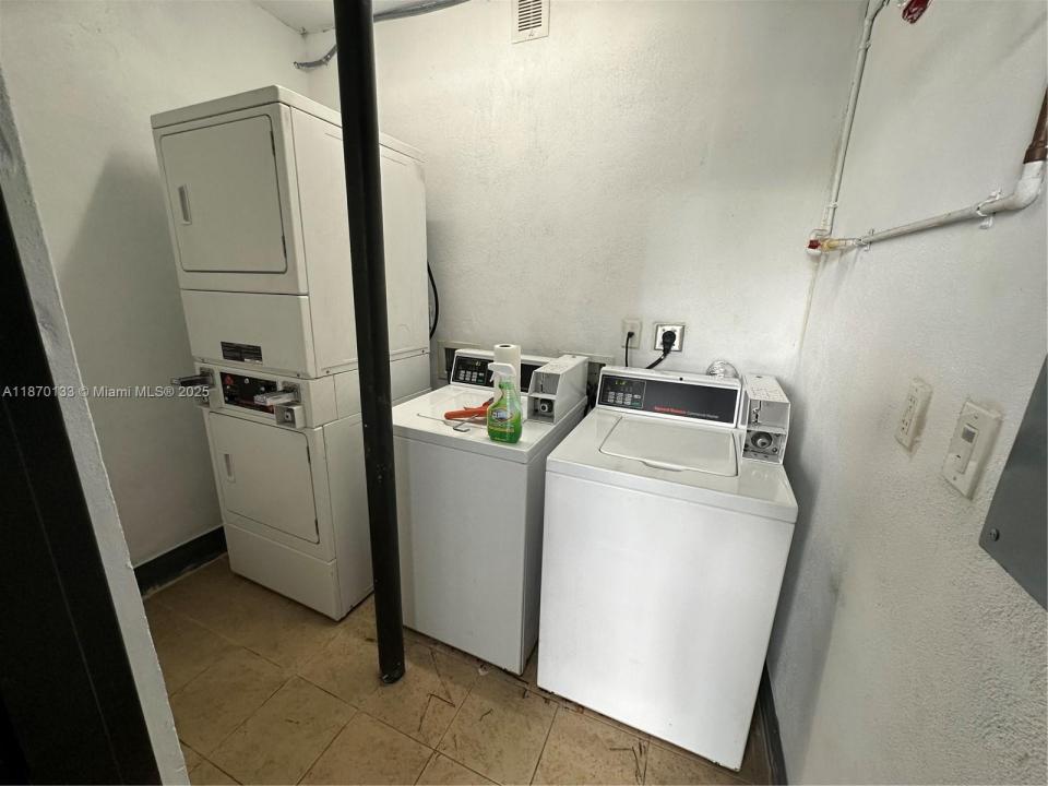 1130 NW 62nd St 11, Miami, פלורידה 33150, ארצות הברית של אמריקה 