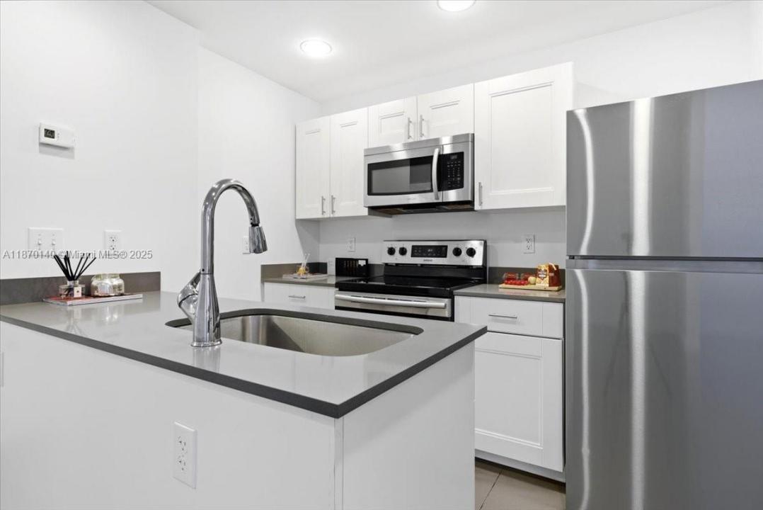 541 NW 33rd St 4, Miami, Florida 33127