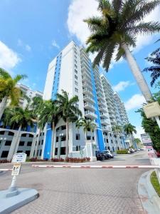 5077 NW 7th St 1111, Miami, Florida 33126, USA