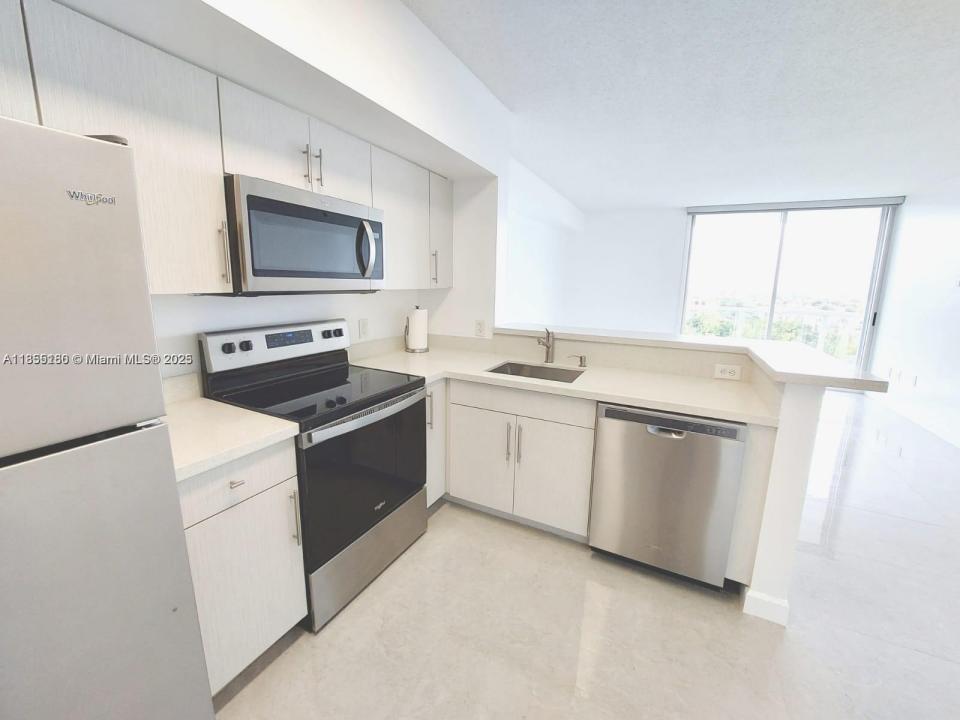 5077 NW 7th St 1111, Miami, Florida 33126, HOA KỲ