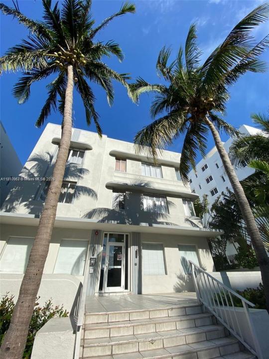 3710 Collins Ave N-103, Miami Beach, Florida 33140