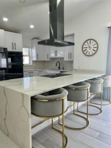 4714 NW 1st Dr, Deerfield Beach, Florida 33442, USA