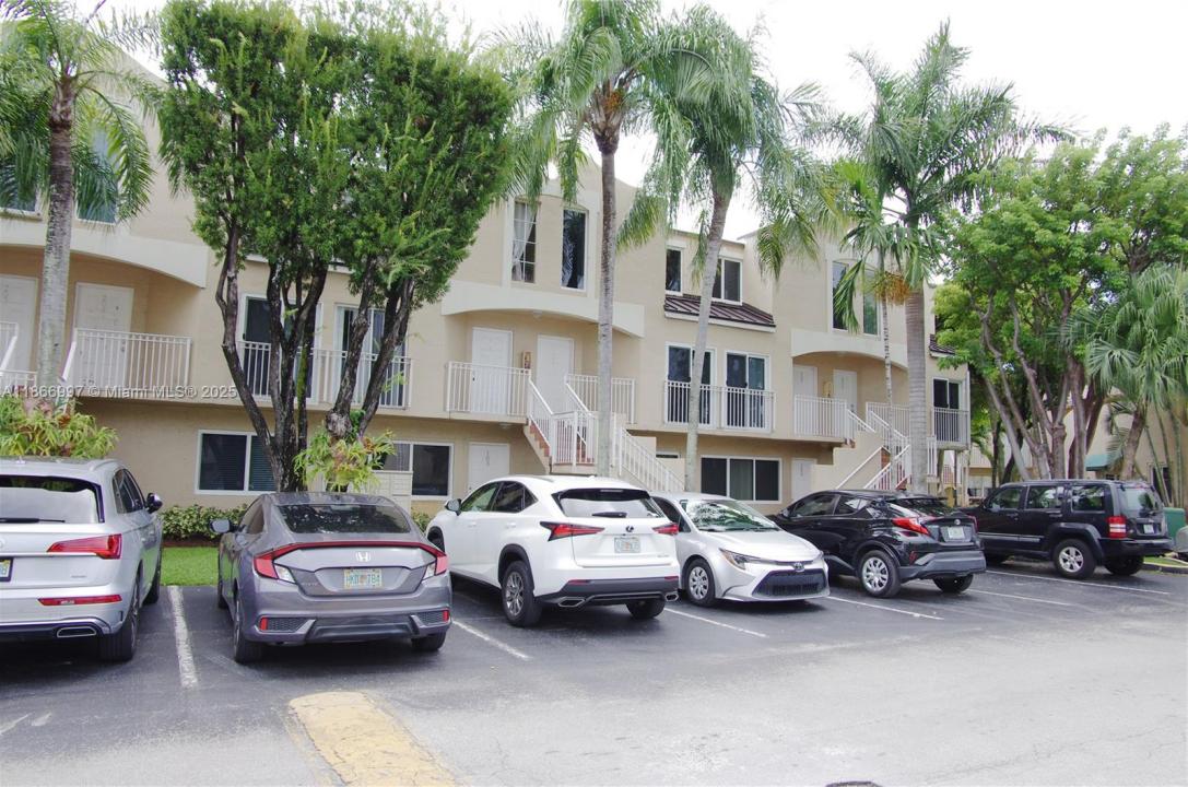 8660 NW 6th Ln 5-206, Miami, Florida 33126, Amerika Birleşik Devletleri
